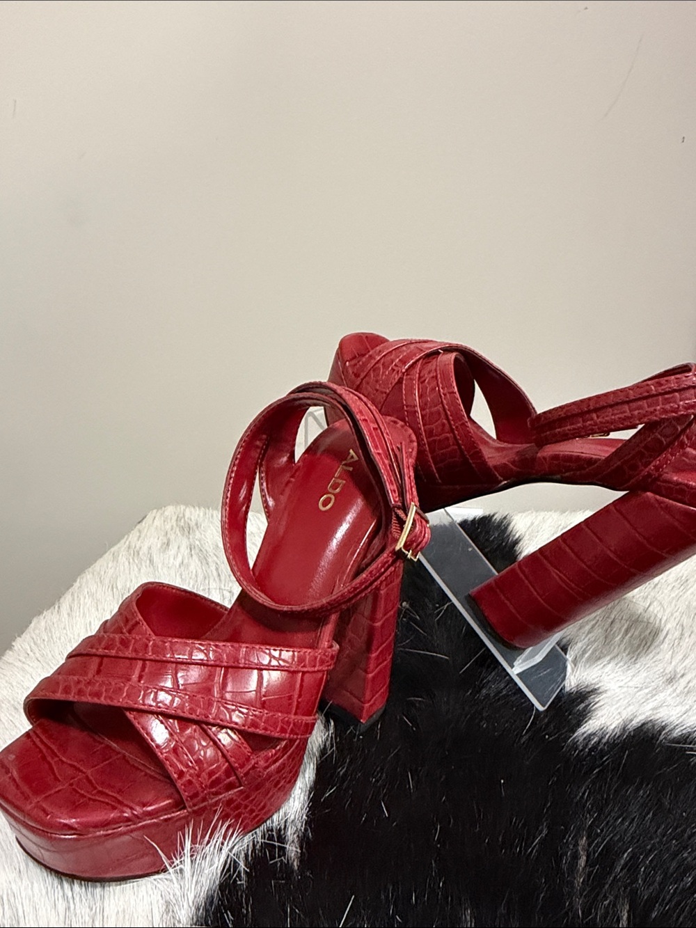 ❤️ ALDO Red Croc-Embossed Platform Heels – Size 6.5 – Never Worn ❤️